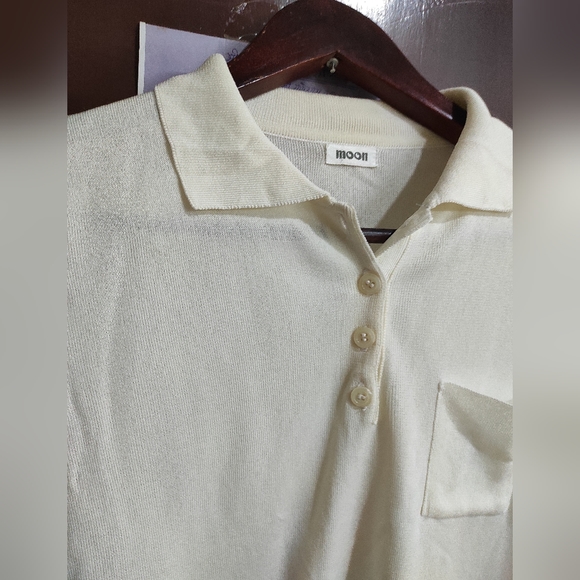 White top 🤍 - Picture 4 of 14